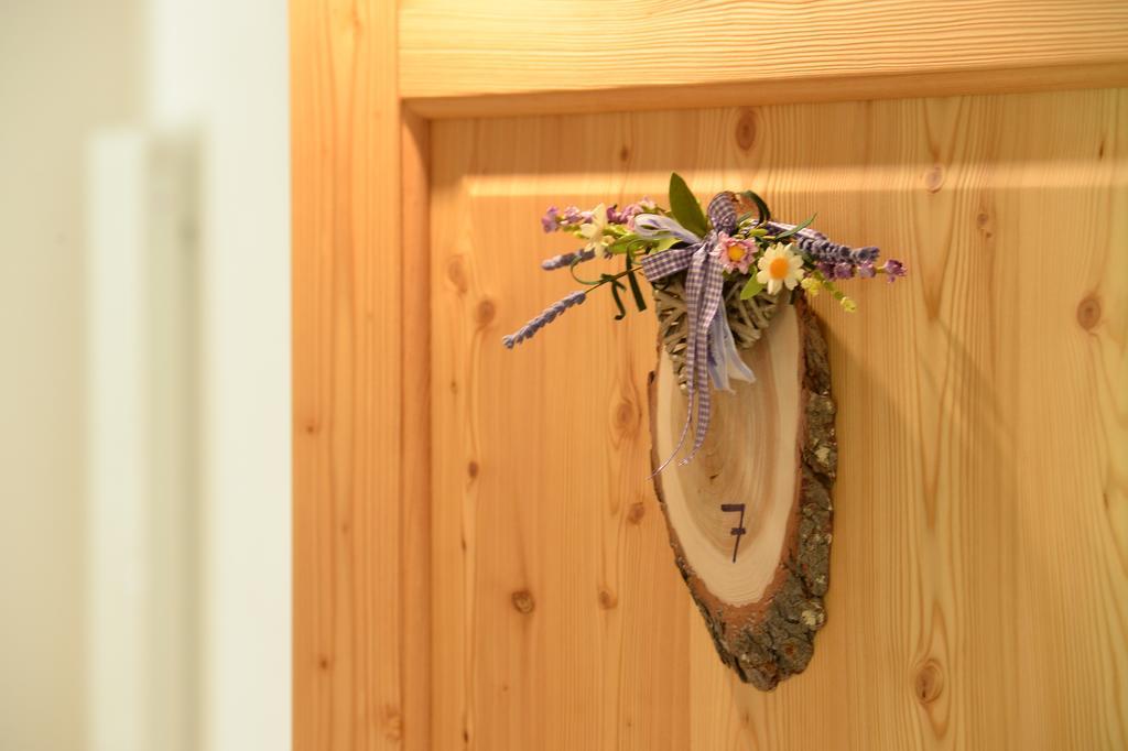 La Casa Al Noce Aparthotel Mezzana  Rom bilde