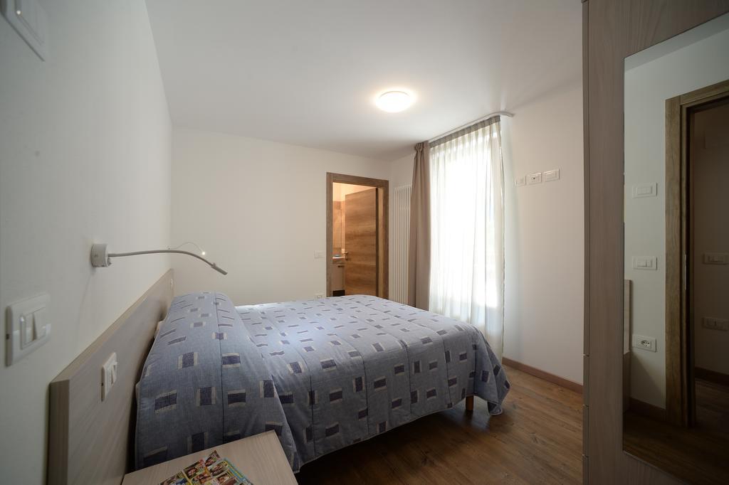 La Casa Al Noce Aparthotel Mezzana  Rom bilde