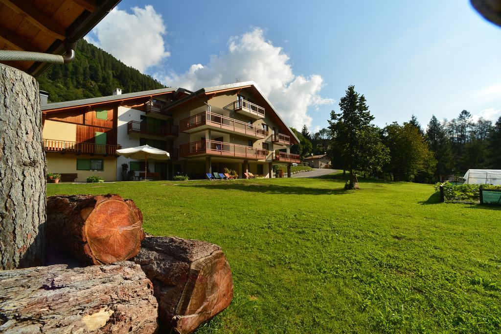 La Casa Al Noce Aparthotel Mezzana  Eksteriør bilde