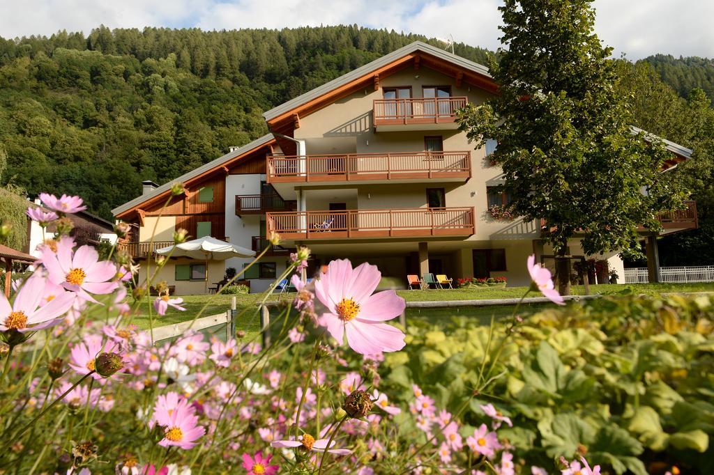 La Casa Al Noce Aparthotel Mezzana  Eksteriør bilde