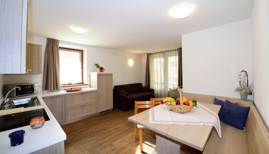 La Casa Al Noce Aparthotel Mezzana  Eksteriør bilde