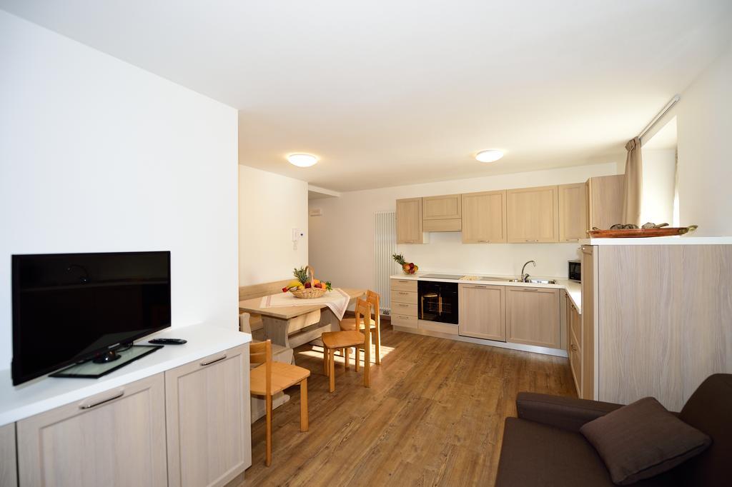 La Casa Al Noce Aparthotel Mezzana  Eksteriør bilde