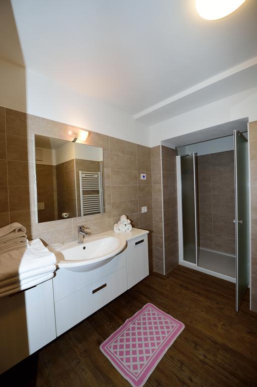 La Casa Al Noce Aparthotel Mezzana  Eksteriør bilde